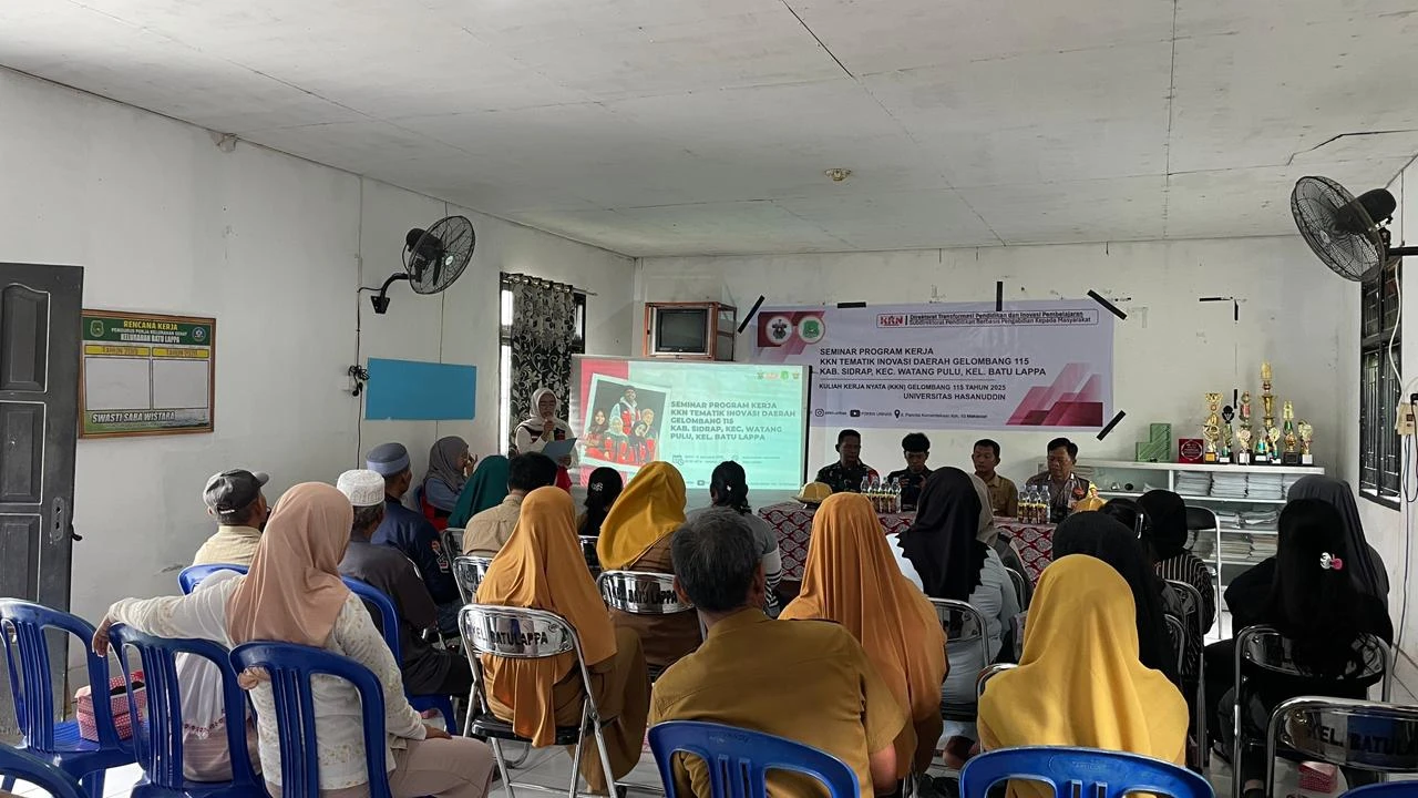 Suasana Seminar Program Kerja KKN-T Inovasi Daerah Universitas Hasanuddin Gelombang 115 Posko 6 di Kelurahan Batu Lappa, Kecamatan Watang Pulu, Kabupaten Sidenreng Rappang, Senin (12/1/2026), yang dihadiri perangkat kelurahan, tokoh masyarakat, dan warga setempat.